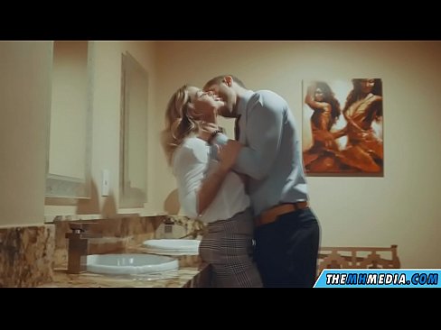 ❤️ When a busty blonde seduces you in a public restroom ☑ Porn video at en-us.myinvest.top ❌️❤